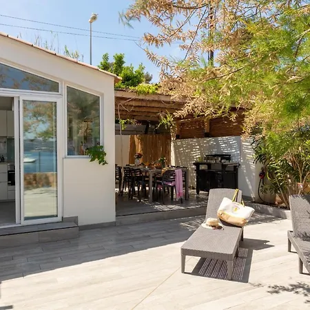 Mon Reve, Cabanon Les Pieds Dans L'eau A La Madrague, Confortable Et Lumineux Nyaraló *