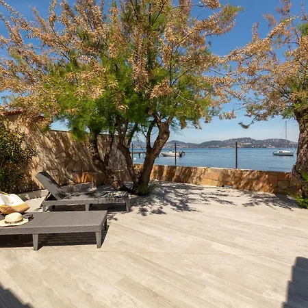 Mon Reve, Cabanon Les Pieds Dans L'eau A La Madrague, Confortable Et Lumineux Nyaraló Hyères