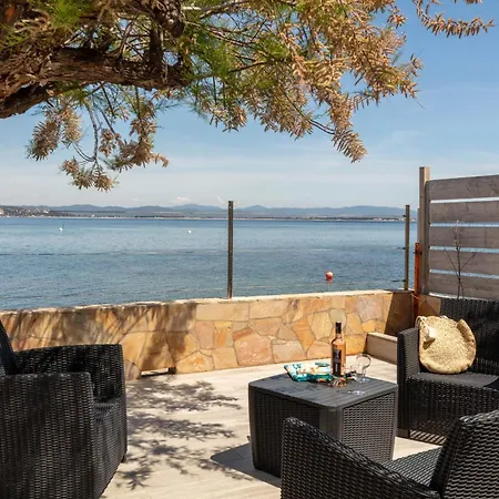 Mon Reve, Cabanon Les Pieds Dans L'eau A La Madrague, Confortable Et Lumineux * Hyeres