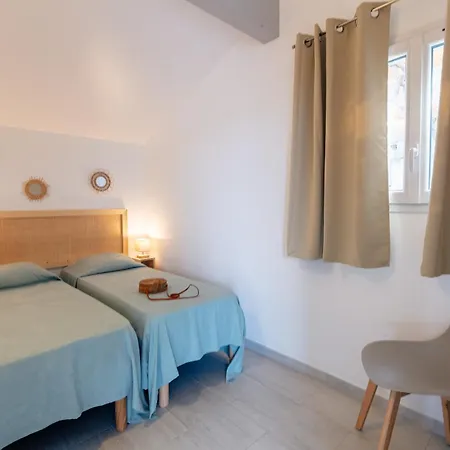 Mon Reve, Cabanon Les Pieds Dans L'eau A La Madrague, Confortable Et Lumineux * Hyères