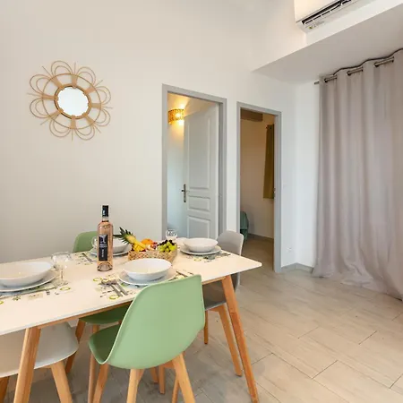 Mon Reve, Cabanon Les Pieds Dans L'eau A La Madrague, Confortable Et Lumineux Nyaraló