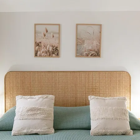 Holiday home Mon Reve, Cabanon Les Pieds Dans L'eau A La Madrague, Confortable Et Lumineux
